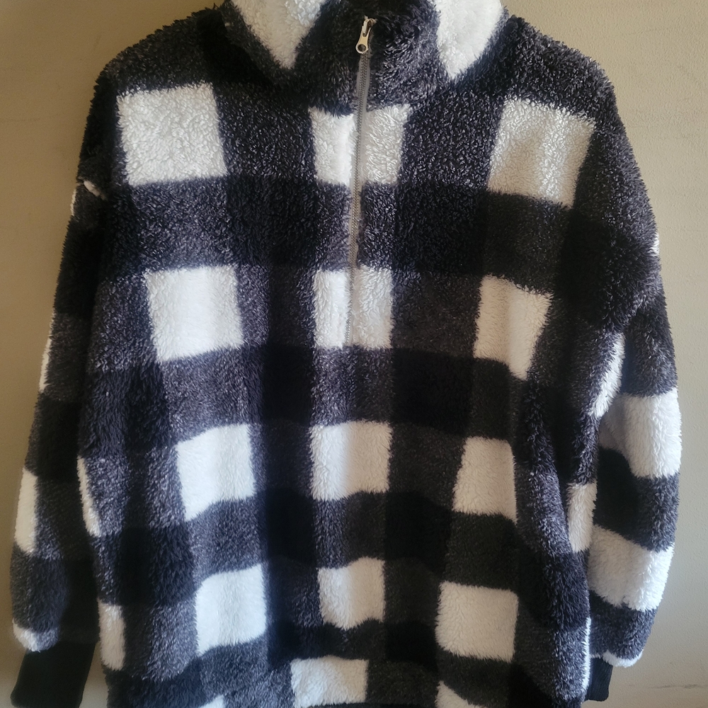 LOFT Black and White Fleece Pullover